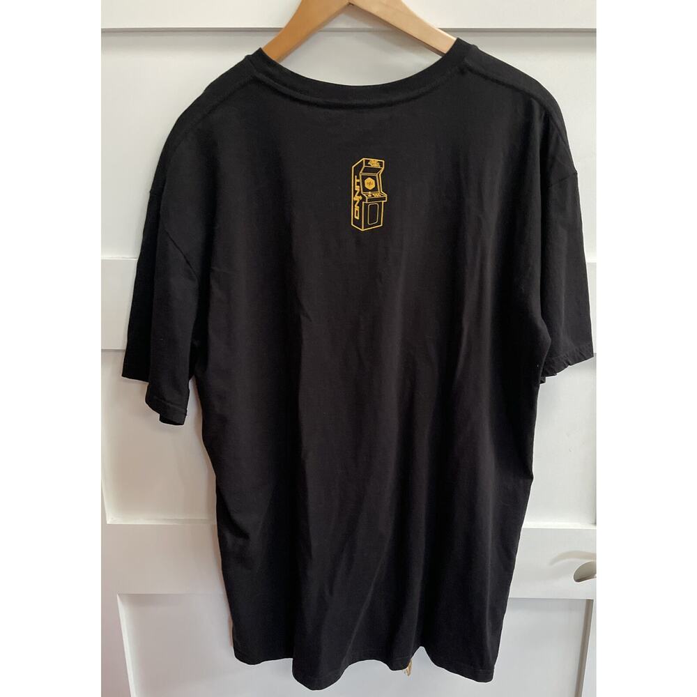 Capcom T Shirt Mens Size XL Black Crew Neck Short Sleeve - Picture 2 of 4
